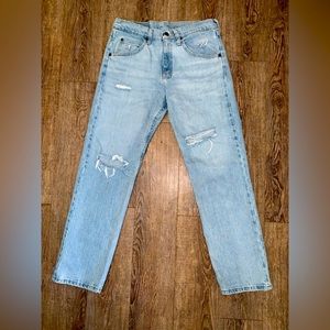Men’s wranglers size 29X30 fits like mom jeans